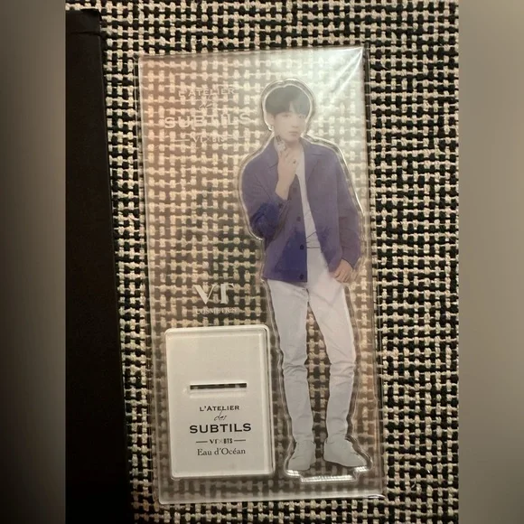 BTS × VT L'ATELIER des SUBTILS Official Acrylic Stand Figure Standee Jungkook JK - Picture 2 of 4